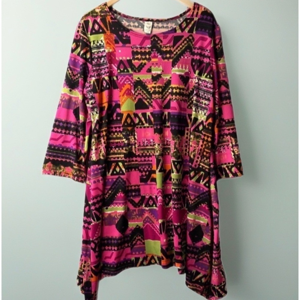 Ribbons & Spice Tunic Top‎ Women XL Pink Tribal Print Sharkbite Hem 3/4 Sleeve